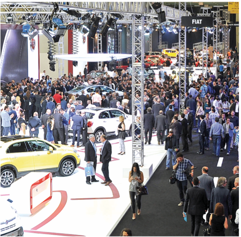 Ototmobilde şov zamanı